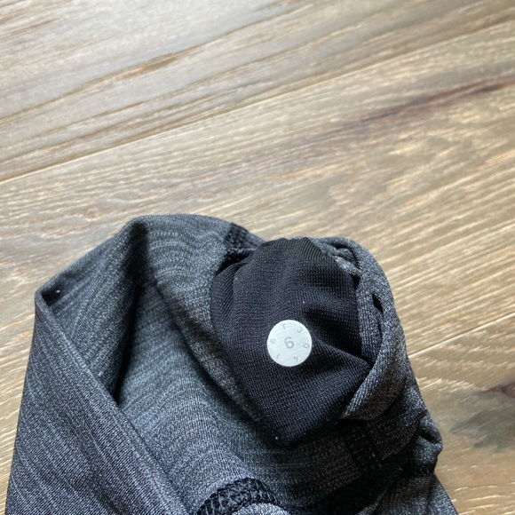 25” Wunder Under Lululemon Gray/Black Heathered - Picture 4 of 5